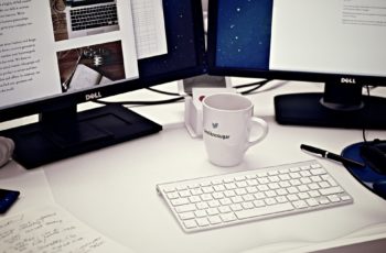 factors to consider when choosing a web hosting company